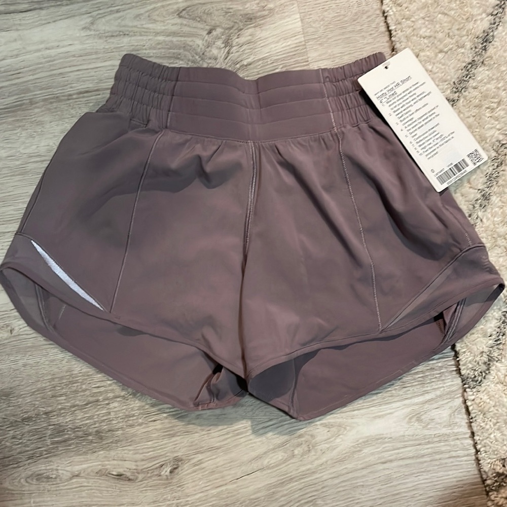 Lululemon Hotty Hot HR Short 4” Lined